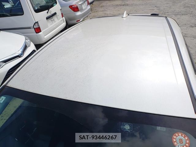 Toyota PRIUS 2019-07 8279927-6