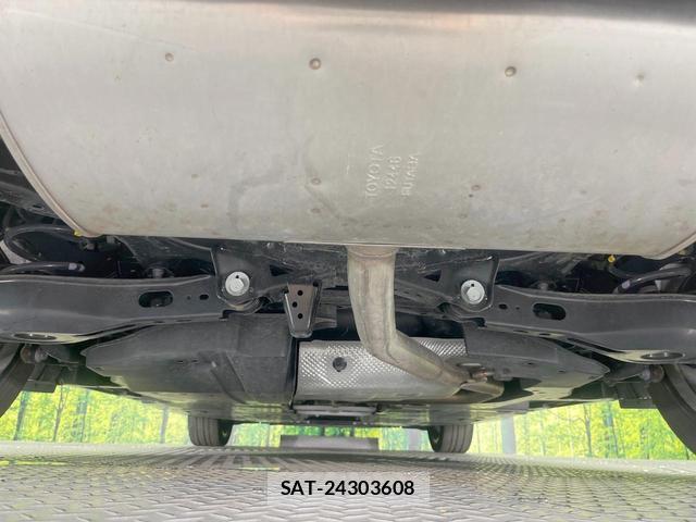 Toyota PRIUS 2023-11 8279992-18