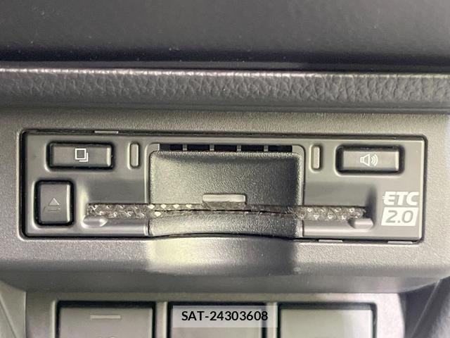 Toyota PRIUS 2023-11 8279992-6