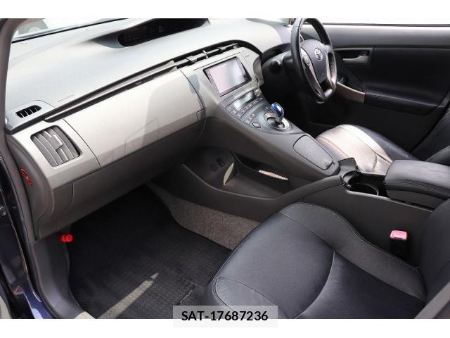 Toyota PRIUS 2012-01 8280022-12