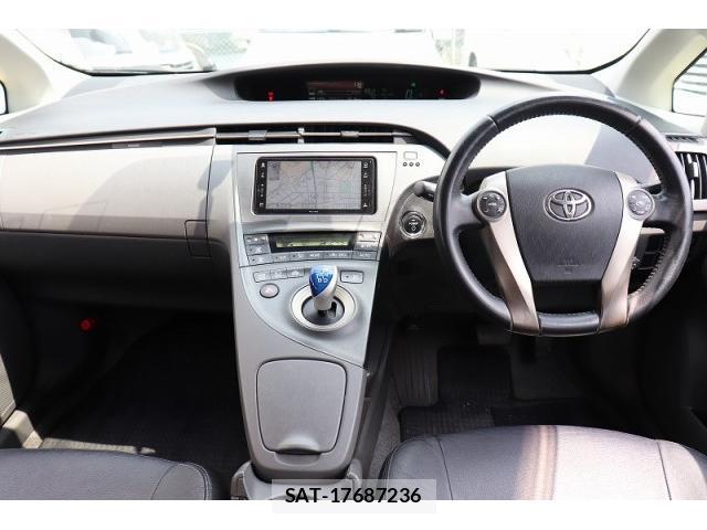 Toyota PRIUS 2012-01 8280022-3