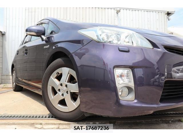 Toyota PRIUS 2012-01 8280022-4