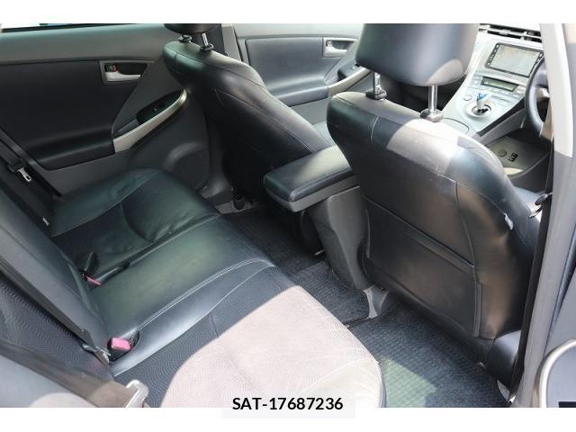 Toyota PRIUS 2012-01 8280022-9