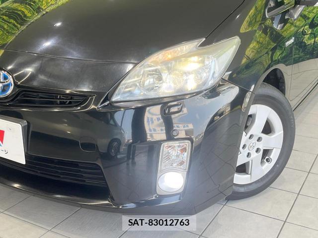 Toyota PRIUS 2011-10 8280038-11