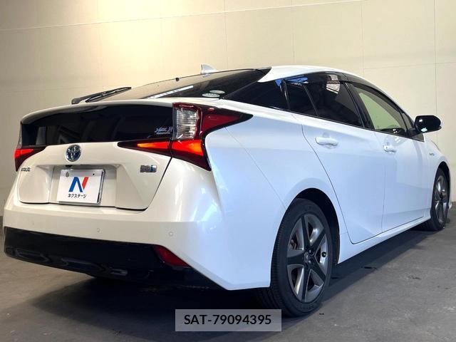 Toyota PRIUS 2019-11 8280250-17