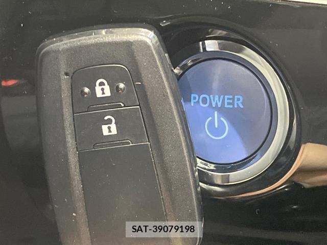 Toyota PRIUS 2019-09 8280302-10