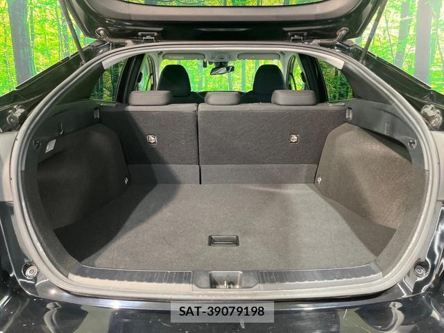 Toyota PRIUS 2019-09 8280302-15