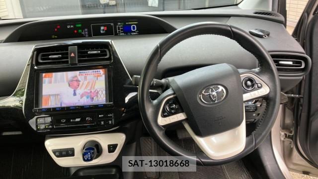 Toyota PRIUS 2017-08 8280529-16