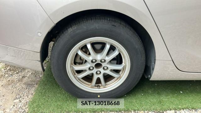 Toyota PRIUS 2017-08 8280529-8