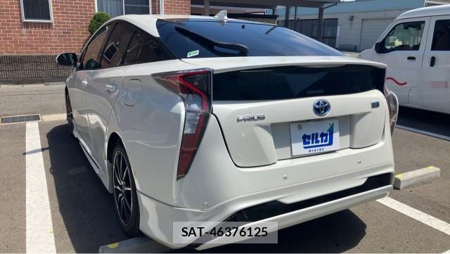 Toyota PRIUS 2018-08 8280558-13