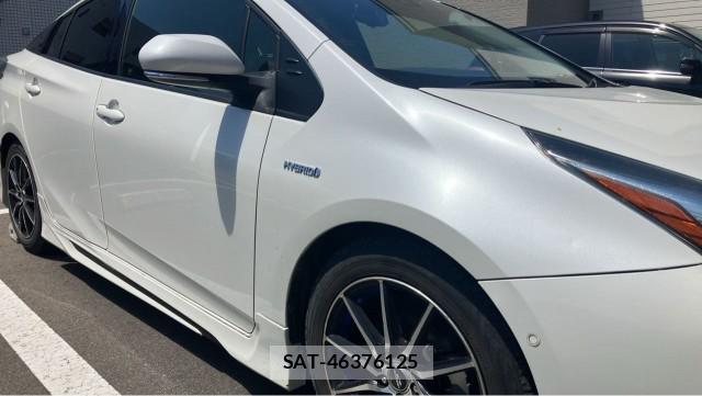 Toyota PRIUS 2018-08 8280558-3
