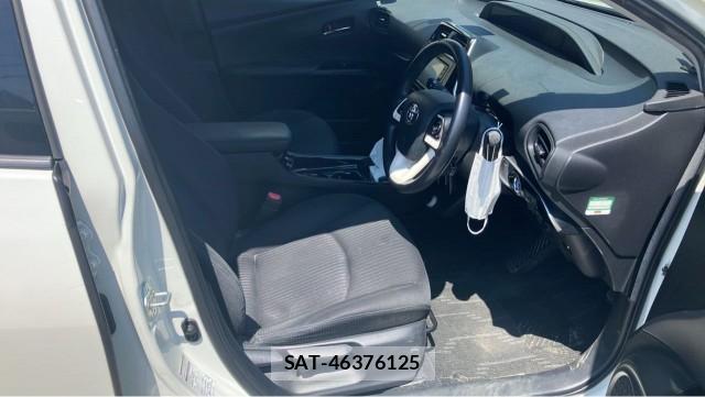 Toyota PRIUS 2018-08 8280558-5