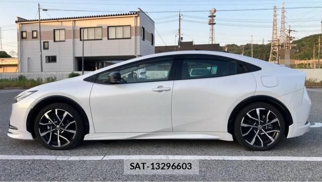 Toyota PRIUS 2024-04 8280578-10