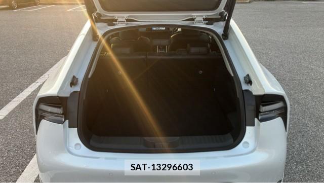 Toyota PRIUS 2024-04 8280578-17
