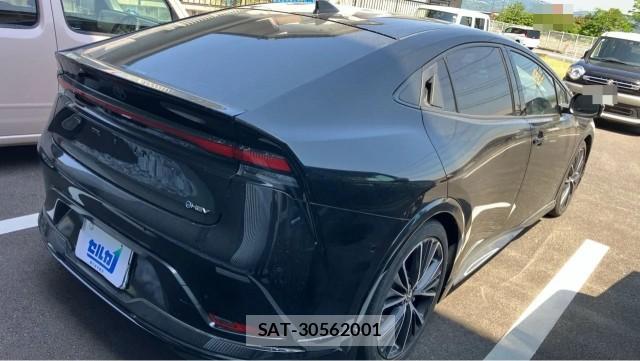 Toyota PRIUS 2023-06 8280586-12