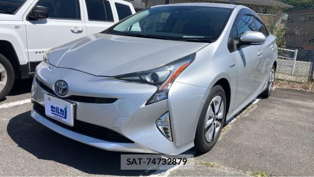 Toyota PRIUS 2016-05 8280645-0