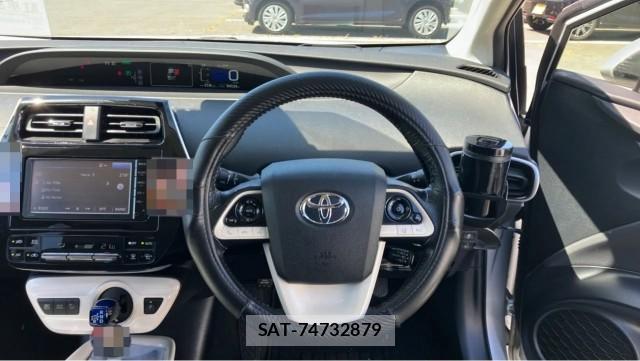 Toyota PRIUS 2016-05 8280645-16