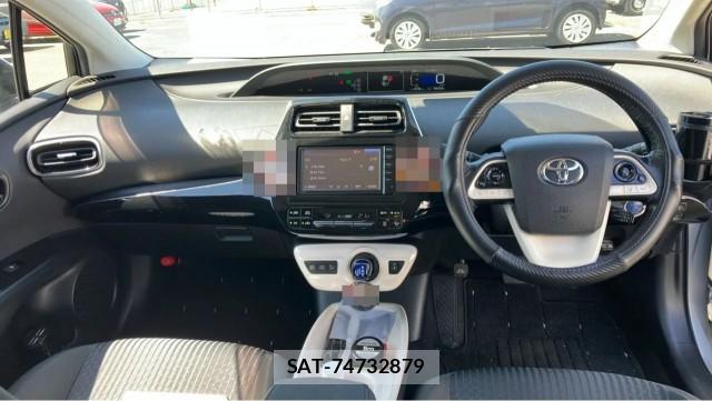 Toyota PRIUS 2016-05 8280645-2