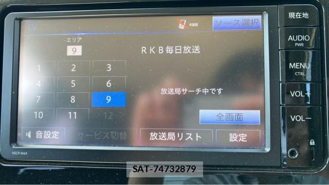 Toyota PRIUS 2016-05 8280645-4