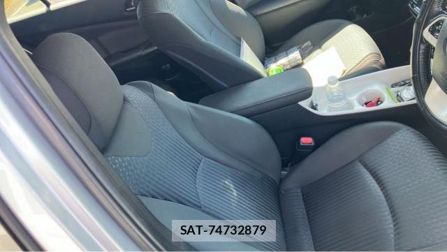 Toyota PRIUS 2016-05 8280645-5
