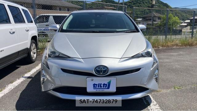 Toyota PRIUS 2016-05 8280645-9