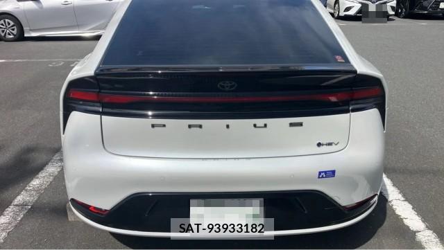 Toyota PRIUS 2024-01 8280650-1
