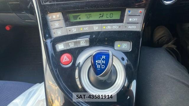 Toyota PRIUS 2012-06 8280670-14