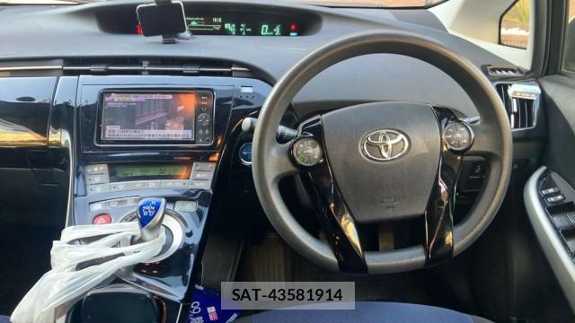 Toyota PRIUS 2012-06 8280670-16