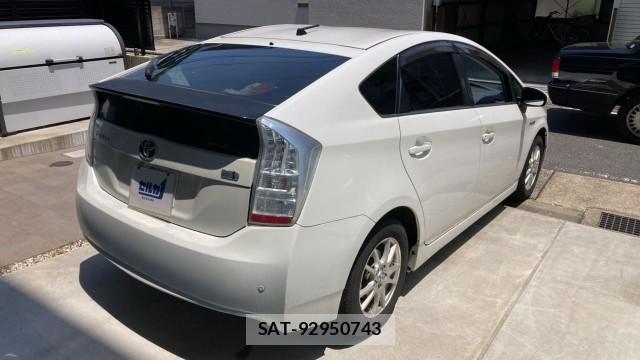 Toyota PRIUS 2011-12 8280674-13