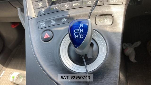 Toyota PRIUS 2011-12 8280674-14