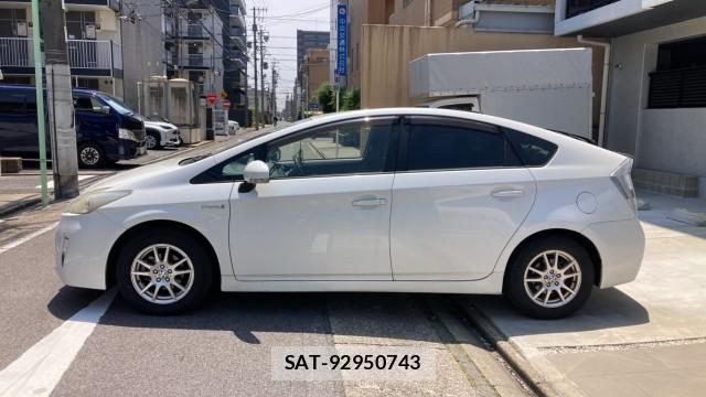 Toyota PRIUS 2011-12 8280674-3