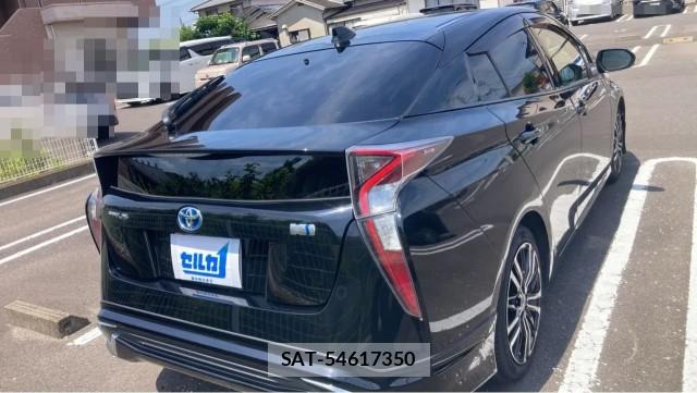 Toyota PRIUS 2017-02 8280957-1
