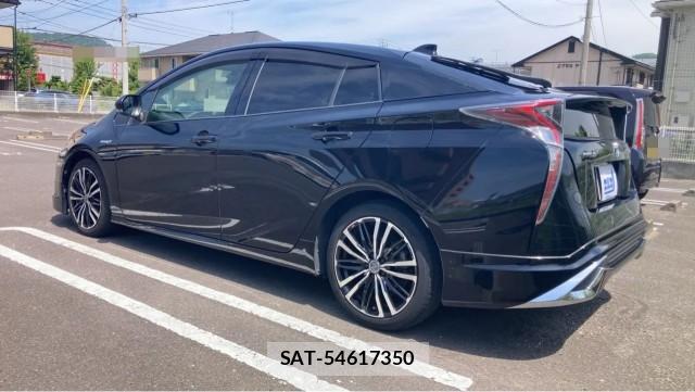 Toyota PRIUS 2017-02 8280957-13