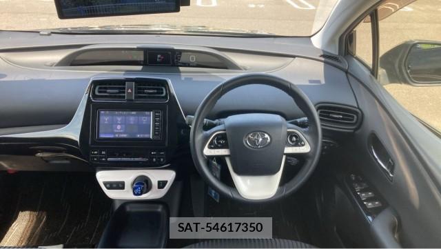 Toyota PRIUS 2017-02 8280957-16