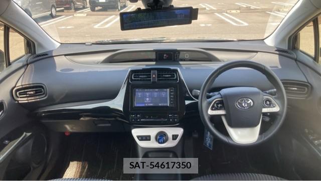 Toyota PRIUS 2017-02 8280957-2
