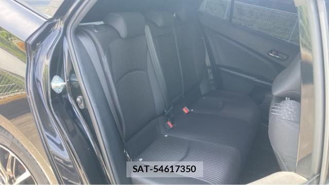 Toyota PRIUS 2017-02 8280957-6