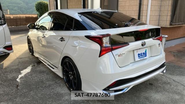 Toyota PRIUS 2020-02 8281014-13