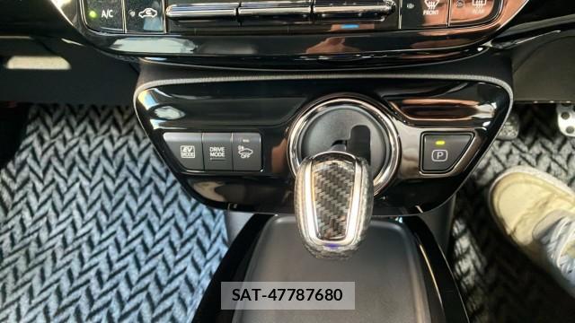 Toyota PRIUS 2020-02 8281014-14