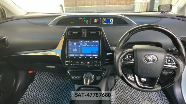 Toyota PRIUS 2020-02 8281014-2