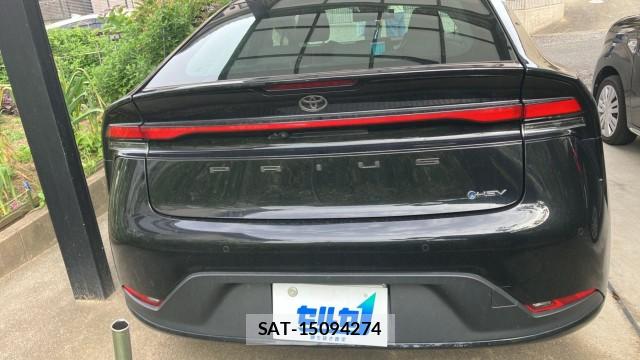 Toyota PRIUS 2025-01 8281042-1