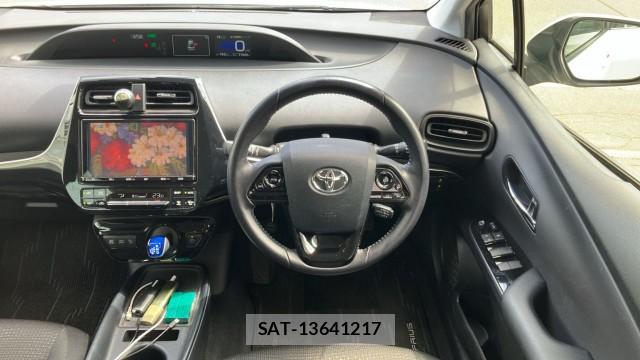 Toyota PRIUS 2019-11 8281047-16