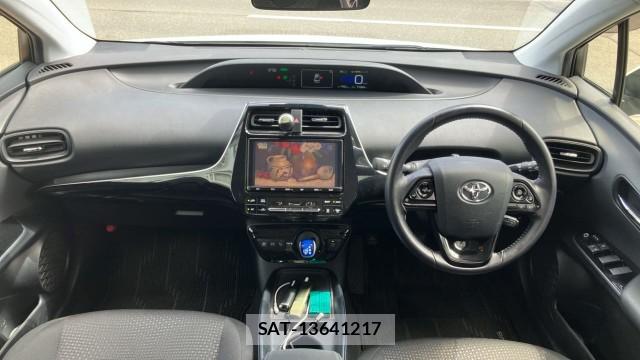 Toyota PRIUS 2019-11 8281047-2