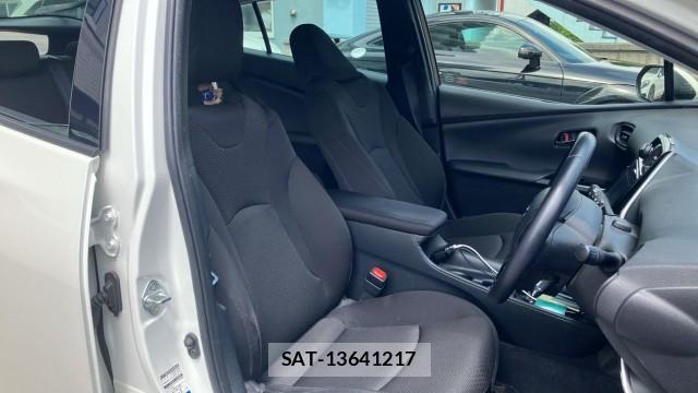 Toyota PRIUS 2019-11 8281047-5