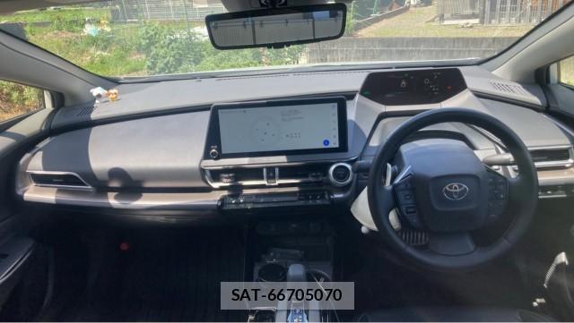 Toyota PRIUS 2024-02 8281134-2