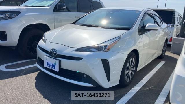 Toyota PRIUS 2019-04 8281147-0