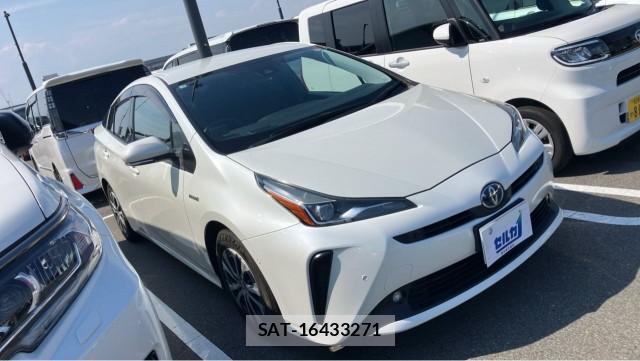 Toyota PRIUS 2019-04 8281147-11