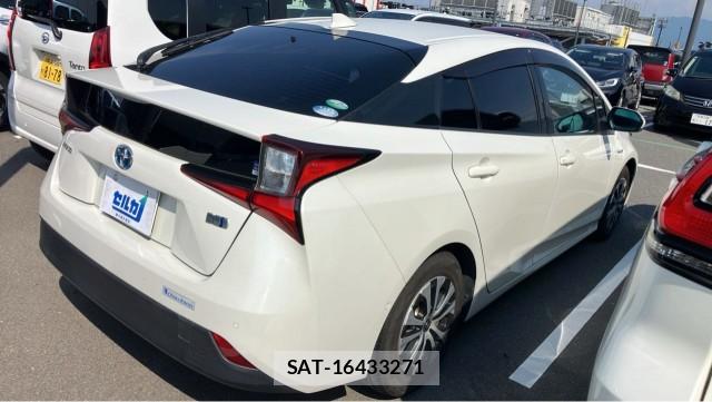 Toyota PRIUS 2019-04 8281147-12