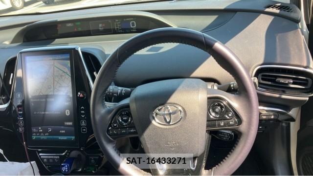 Toyota PRIUS 2019-04 8281147-16