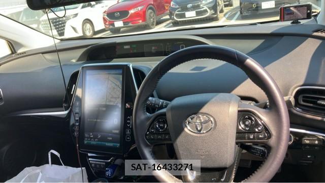 Toyota PRIUS 2019-04 8281147-2