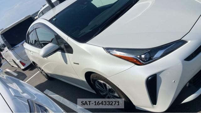 Toyota PRIUS 2019-04 8281147-3